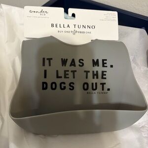 Bella Tunno Silicone bib 🐶 NWT